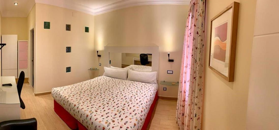 Hostal Arco Iris Madrid Esterno foto